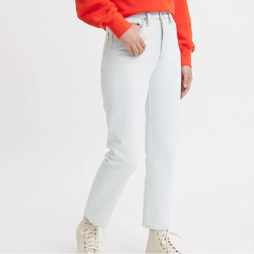 Women's Light Blue Jeans